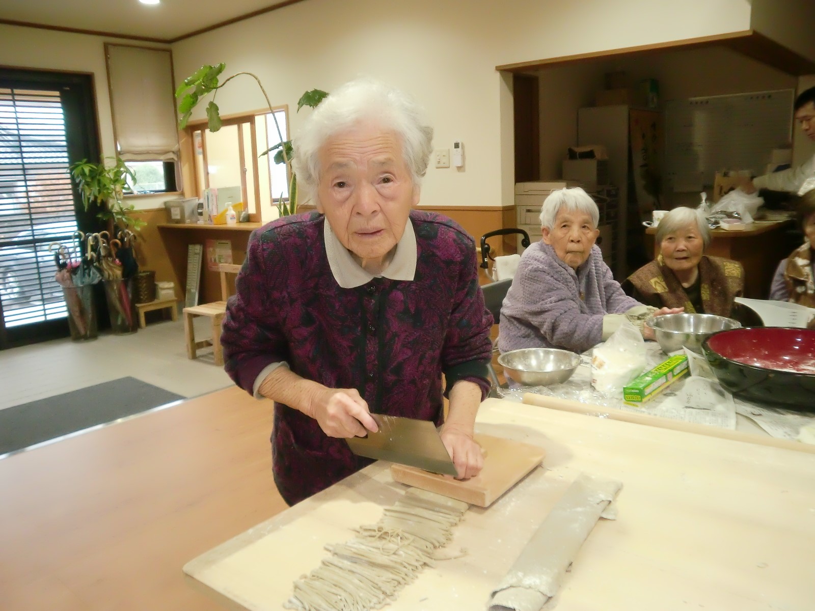 そば打ちの画像です